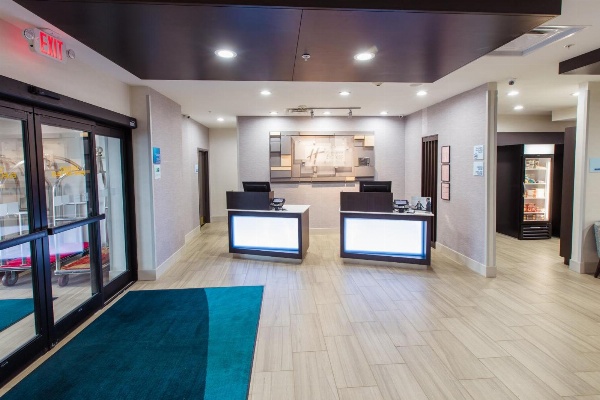 Holiday Inn Express Hotel & Suites Harriman image 6